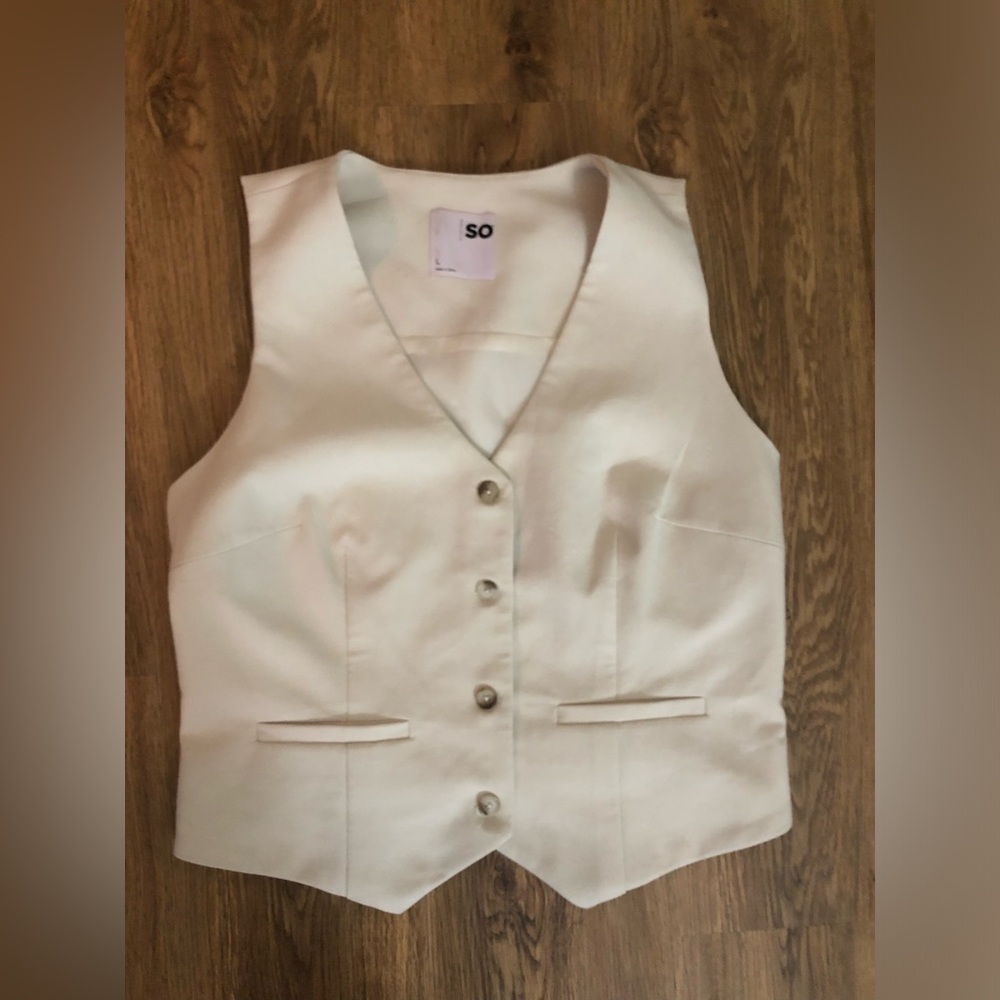SO Cream Button-Front Vest